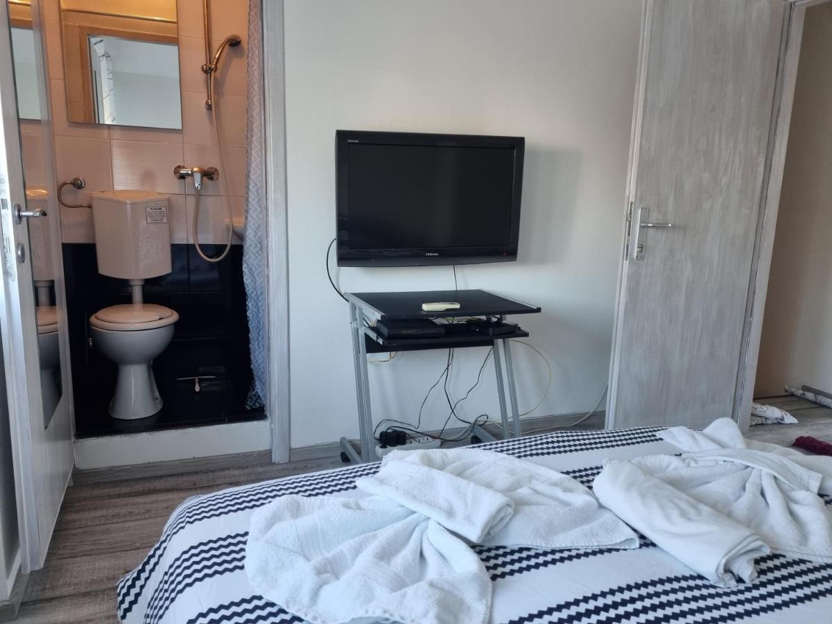 Guest House Roki & Diva (Adults Only) Задар Екстериор снимка