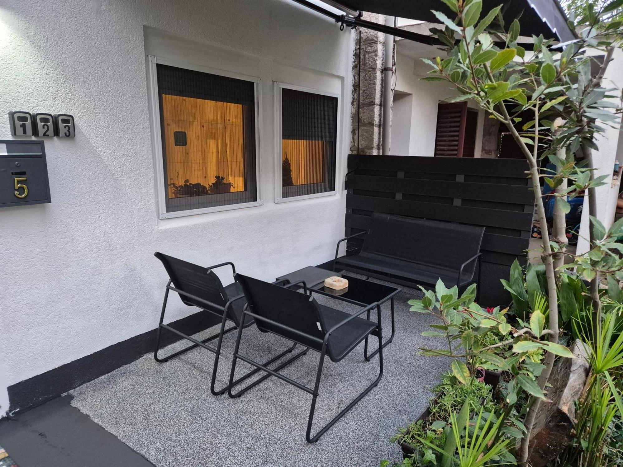 Guest House Roki & Diva (Adults Only) Задар Екстериор снимка